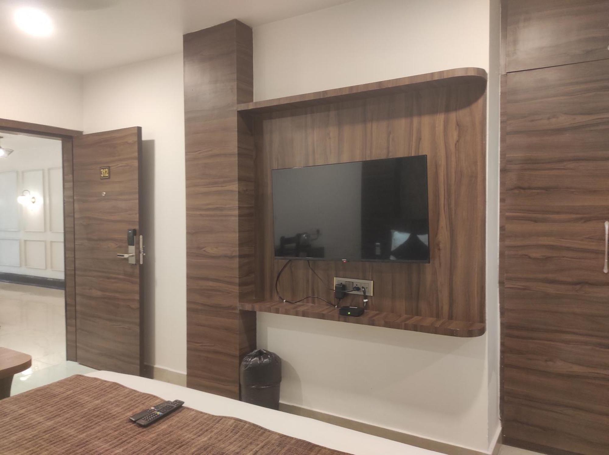 Hotel Obsidian Blue Itānagar エクステリア 写真