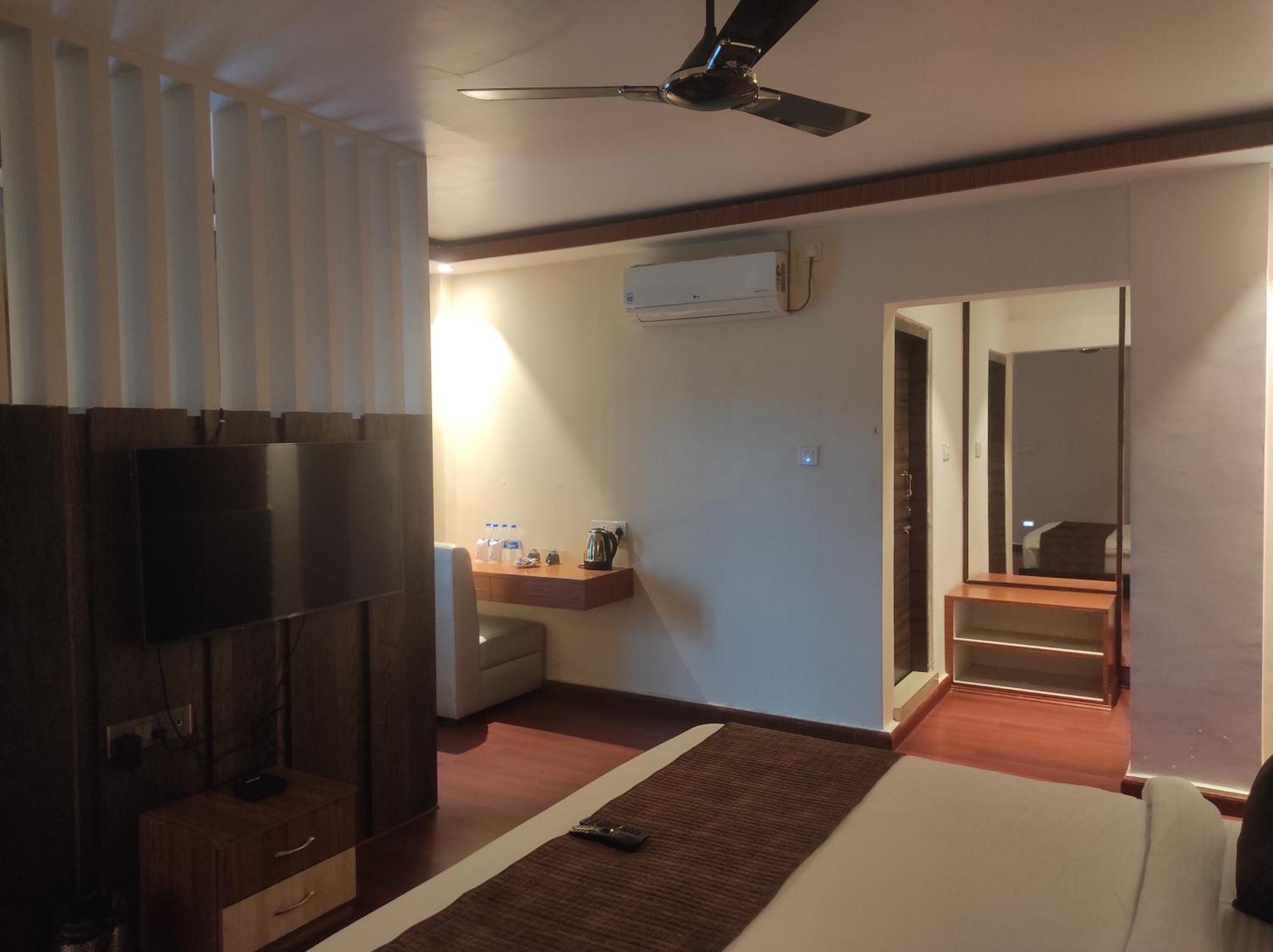 Hotel Obsidian Blue Itānagar エクステリア 写真