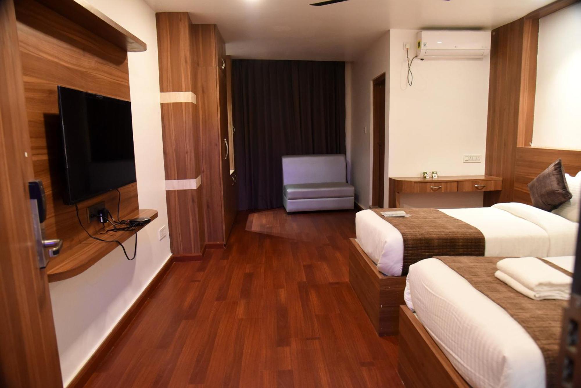 Hotel Obsidian Blue Itānagar エクステリア 写真
