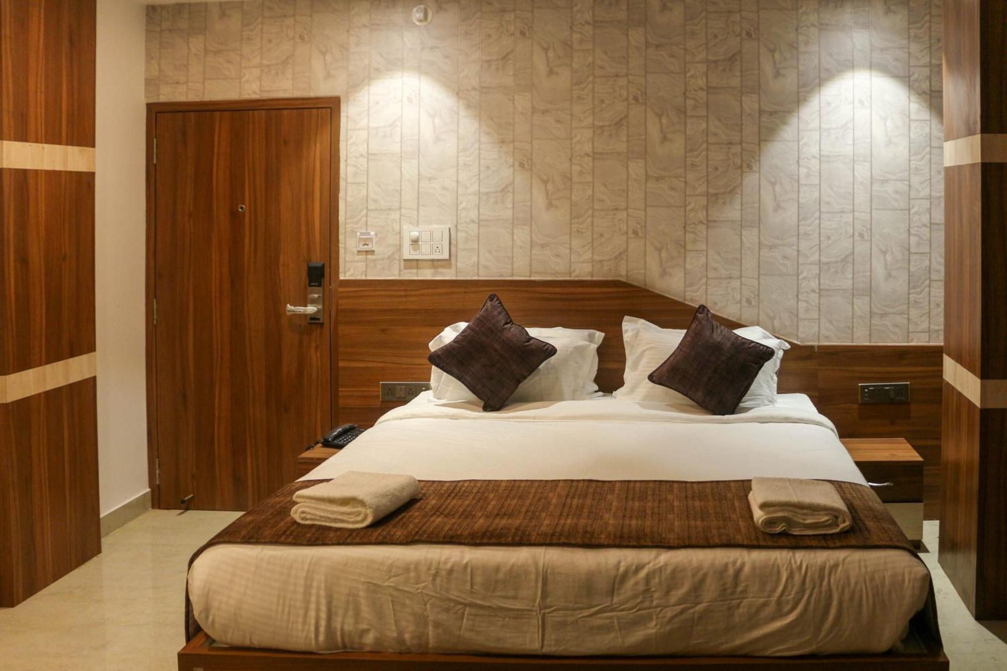 Hotel Obsidian Blue Itānagar エクステリア 写真