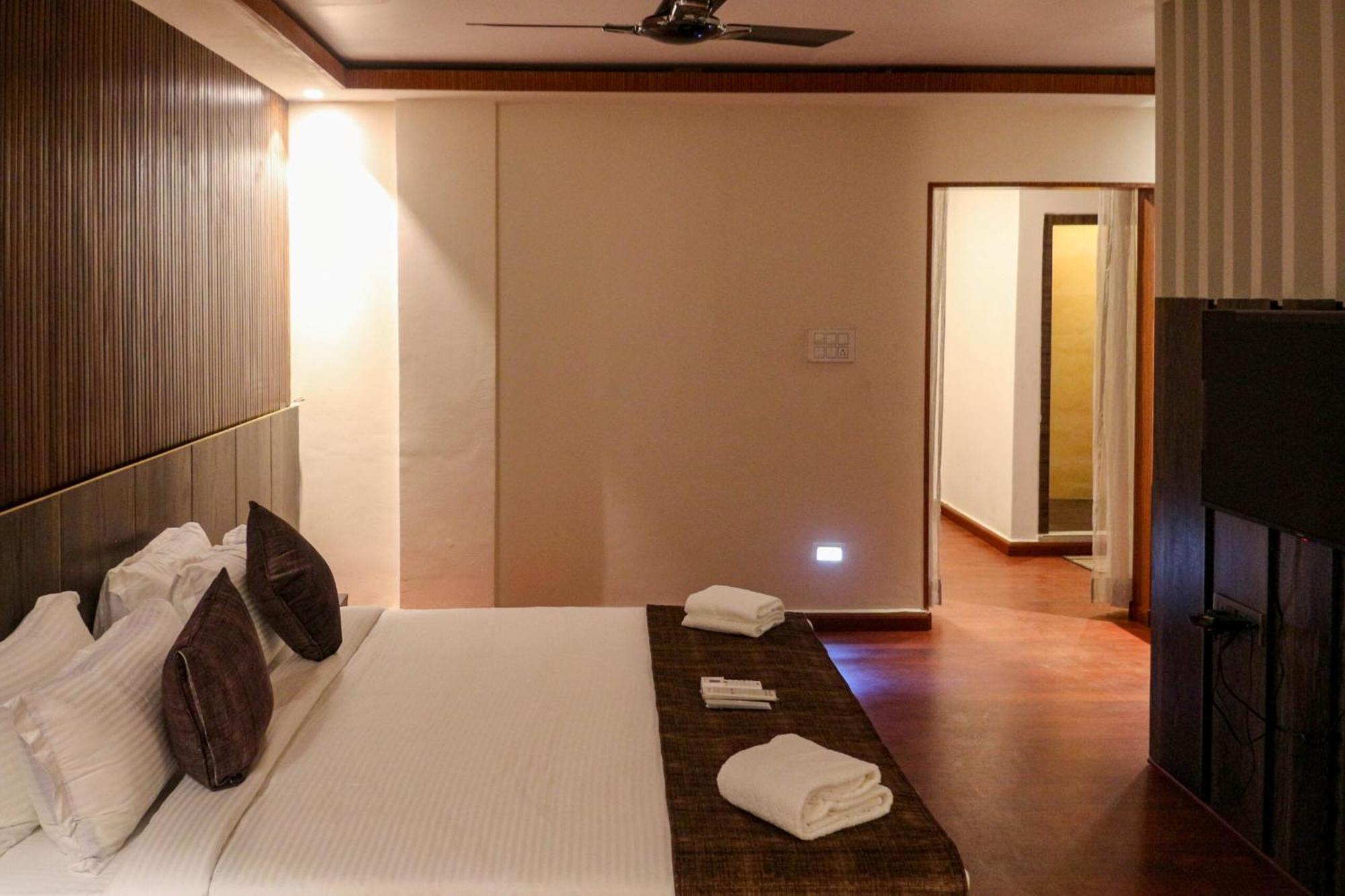 Hotel Obsidian Blue Itānagar エクステリア 写真
