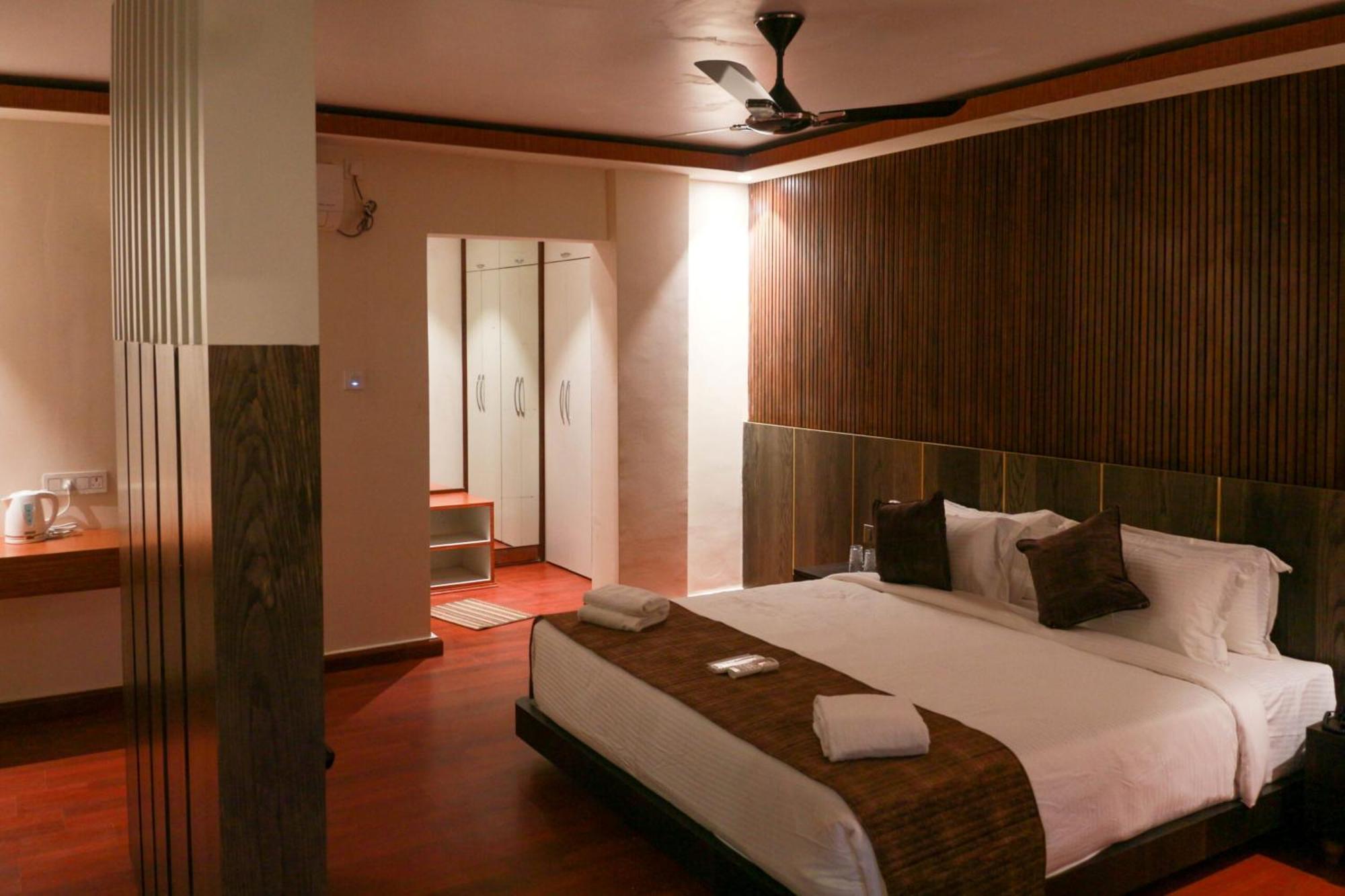 Hotel Obsidian Blue Itānagar エクステリア 写真